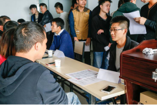 美迪校园招聘会上有公司开出百万年薪求才
