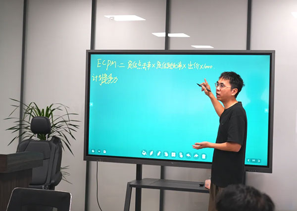 江苏飞万刀具新媒体运营团队短视频与直播实战特训 - 美迪电商教育